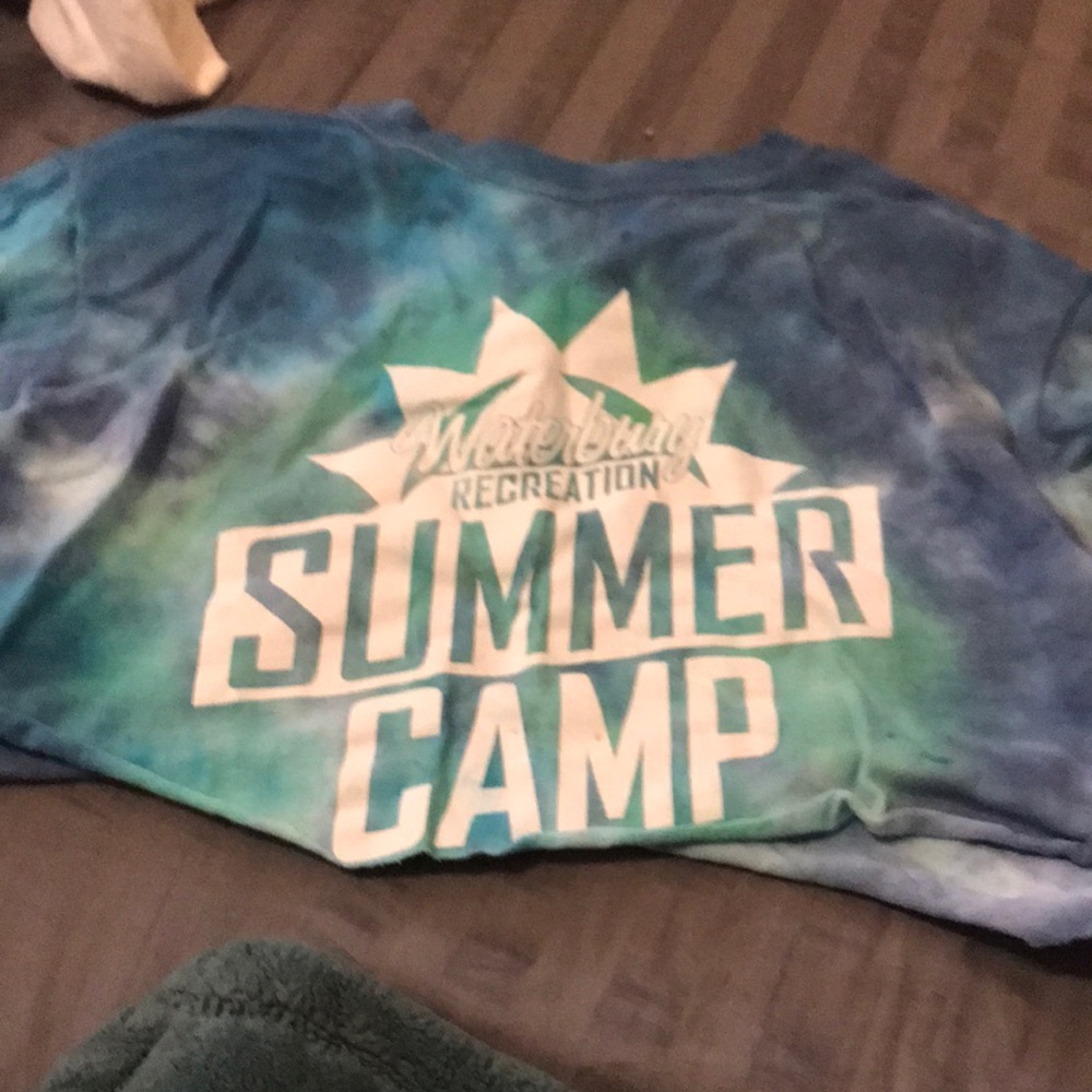 Cropped tie-dye shirt